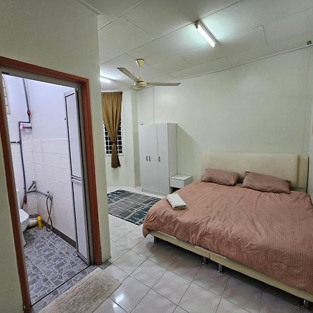 Ruhani Homestay 3 Kb - 4 Bedroom Fully Airconditioned With Wifi & Netflix Κότα Μπάρου Εξωτερικό φωτογραφία