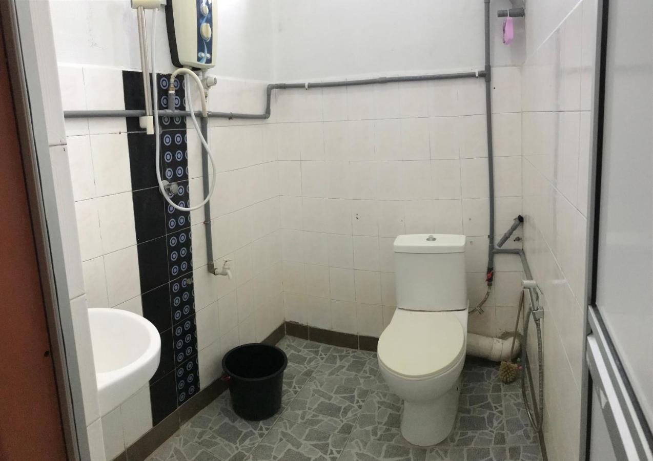 Ruhani Homestay 3 Kb - 4 Bedroom Fully Airconditioned With Wifi & Netflix Κότα Μπάρου Εξωτερικό φωτογραφία