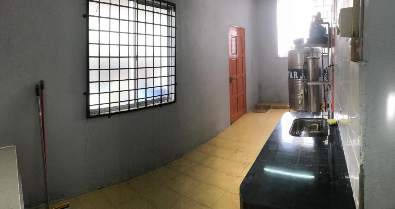Ruhani Homestay 3 Kb - 4 Bedroom Fully Airconditioned With Wifi & Netflix Κότα Μπάρου Εξωτερικό φωτογραφία