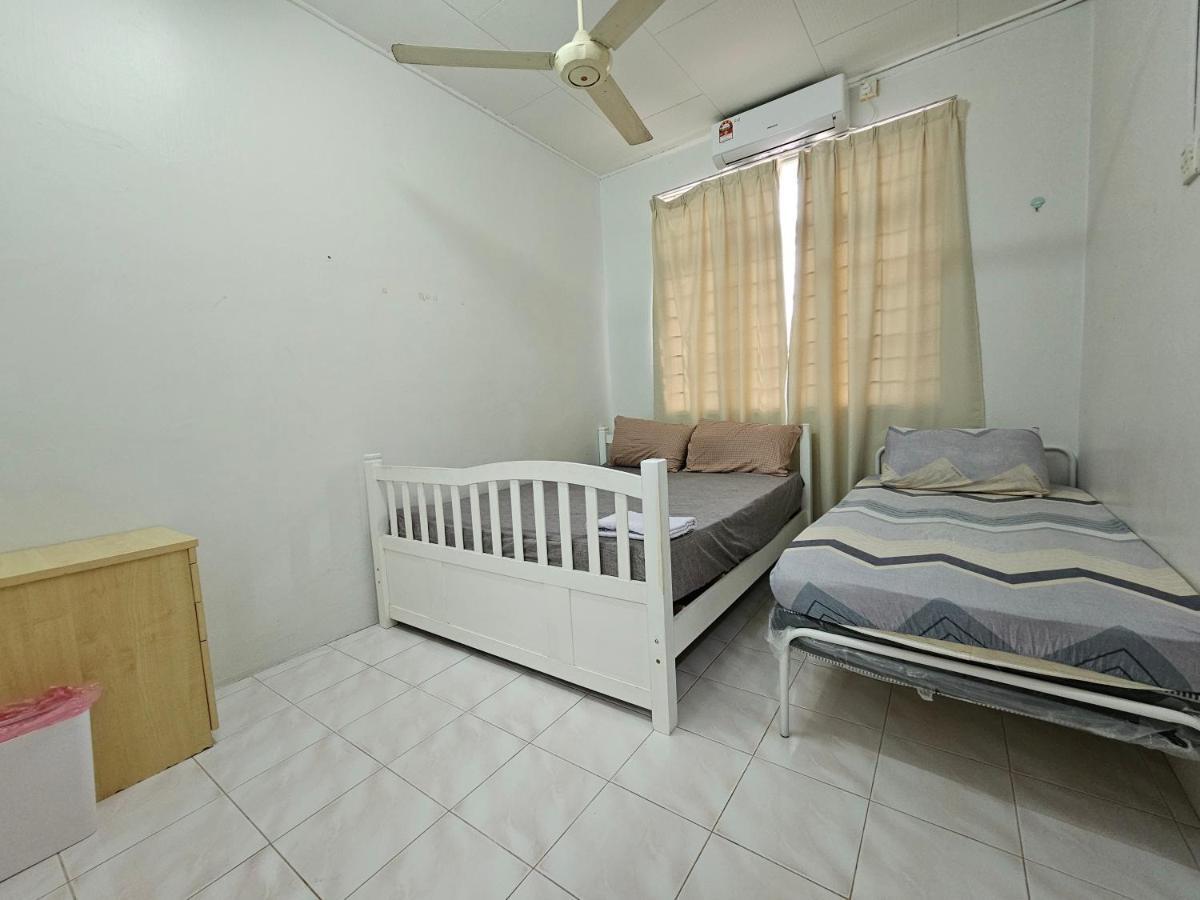 Ruhani Homestay 3 Kb - 4 Bedroom Fully Airconditioned With Wifi & Netflix Κότα Μπάρου Εξωτερικό φωτογραφία