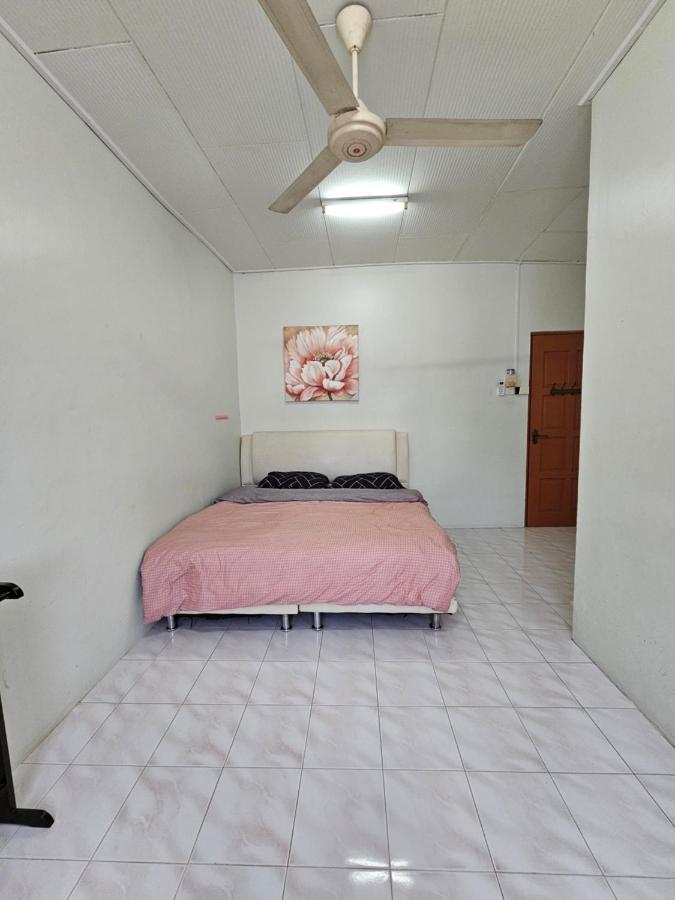Ruhani Homestay 3 Kb - 4 Bedroom Fully Airconditioned With Wifi & Netflix Κότα Μπάρου Εξωτερικό φωτογραφία
