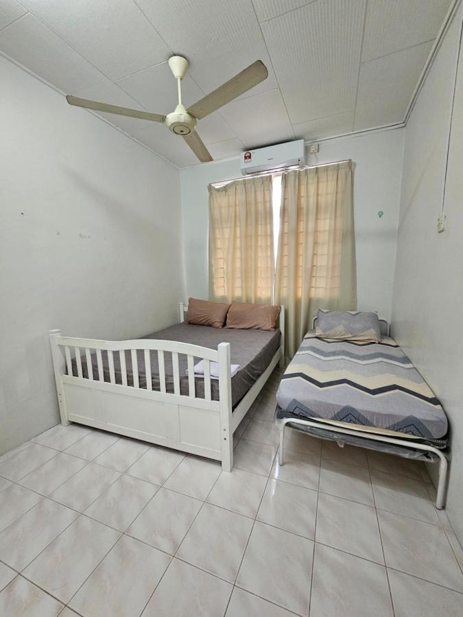 Ruhani Homestay 3 Kb - 4 Bedroom Fully Airconditioned With Wifi & Netflix Κότα Μπάρου Εξωτερικό φωτογραφία