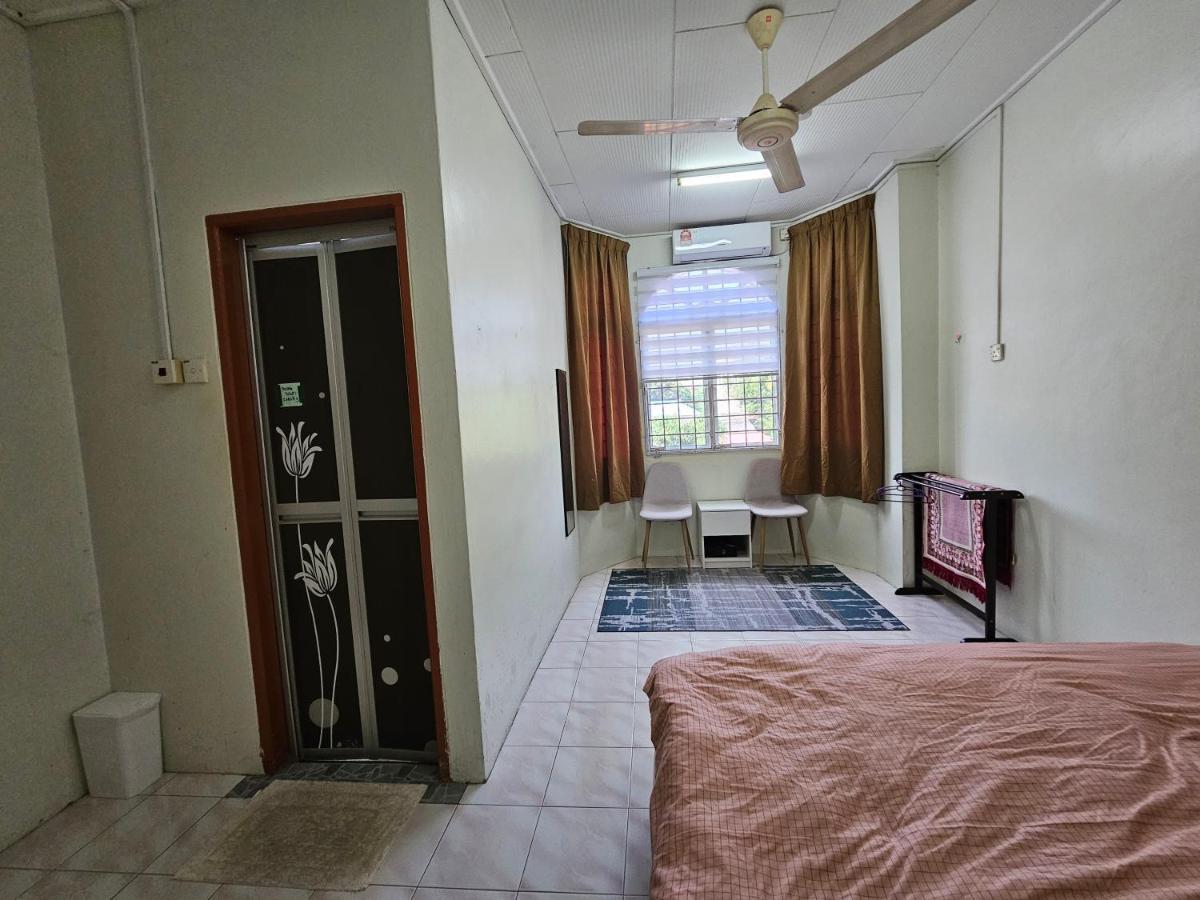 Ruhani Homestay 3 Kb - 4 Bedroom Fully Airconditioned With Wifi & Netflix Κότα Μπάρου Εξωτερικό φωτογραφία