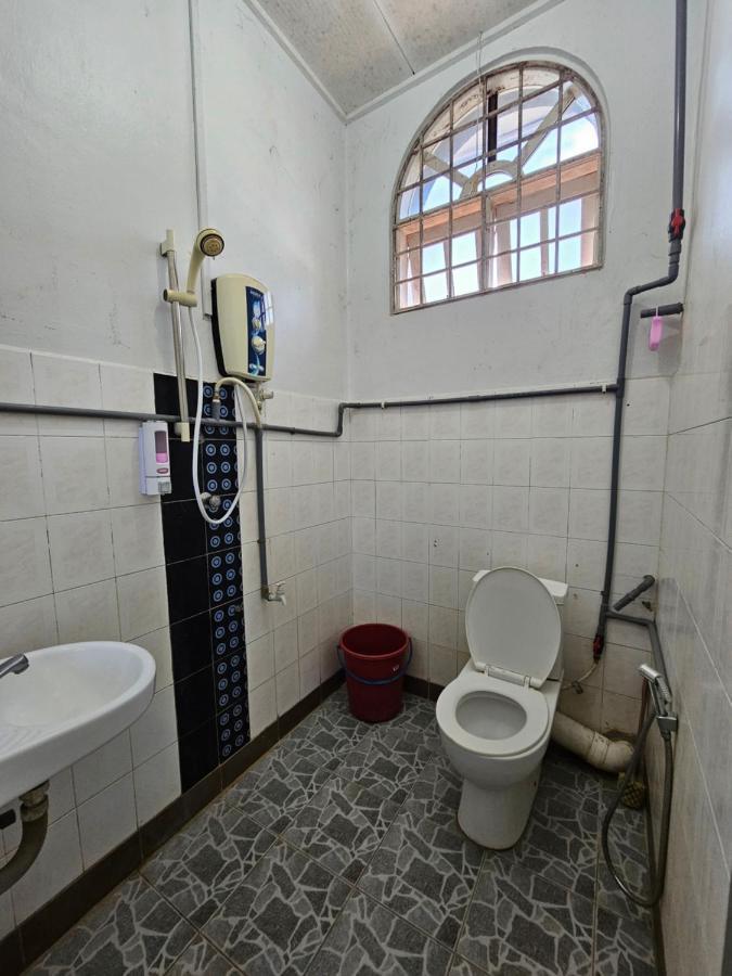Ruhani Homestay 3 Kb - 4 Bedroom Fully Airconditioned With Wifi & Netflix Κότα Μπάρου Εξωτερικό φωτογραφία