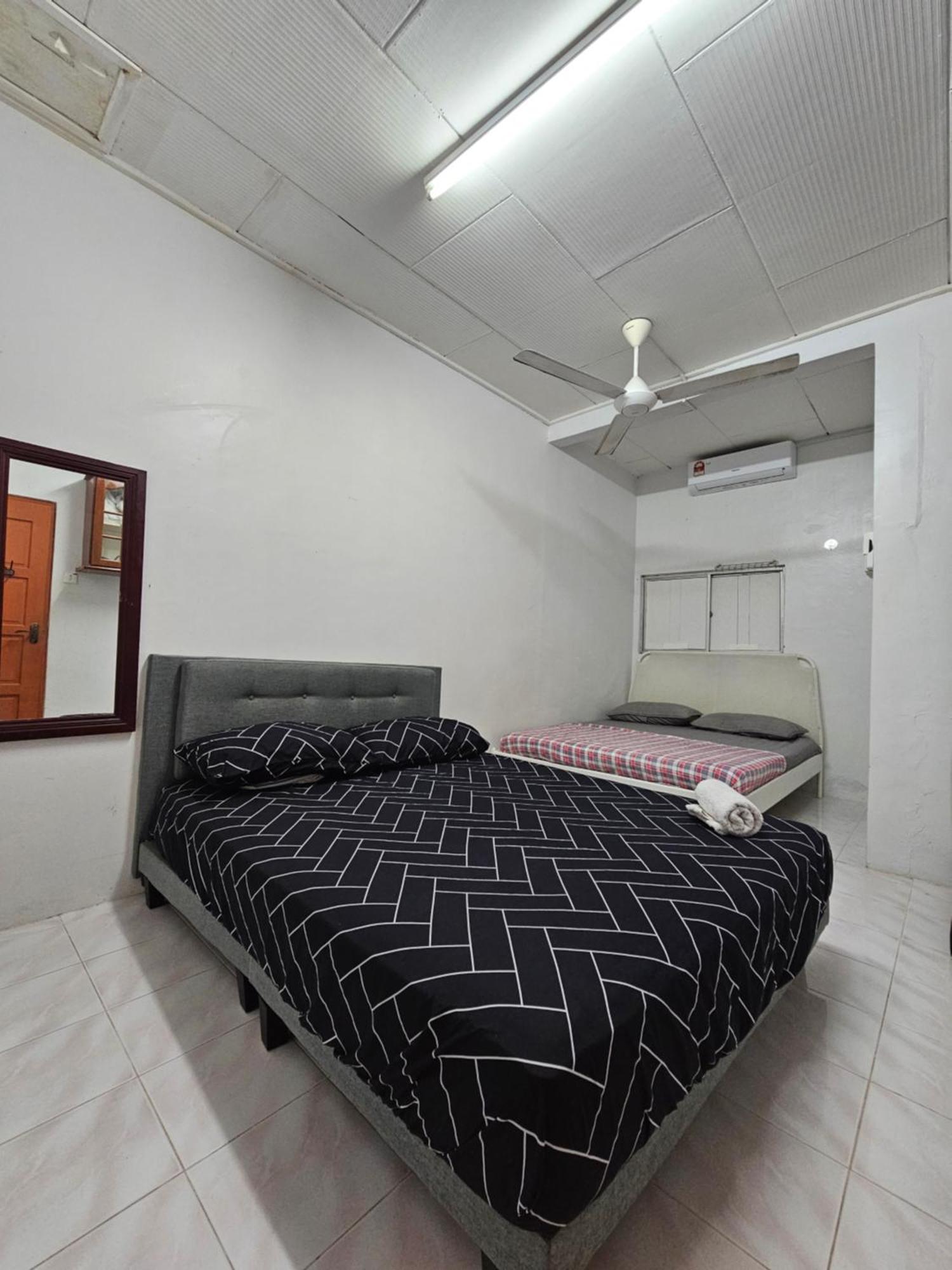 Ruhani Homestay 3 Kb - 4 Bedroom Fully Airconditioned With Wifi & Netflix Κότα Μπάρου Εξωτερικό φωτογραφία