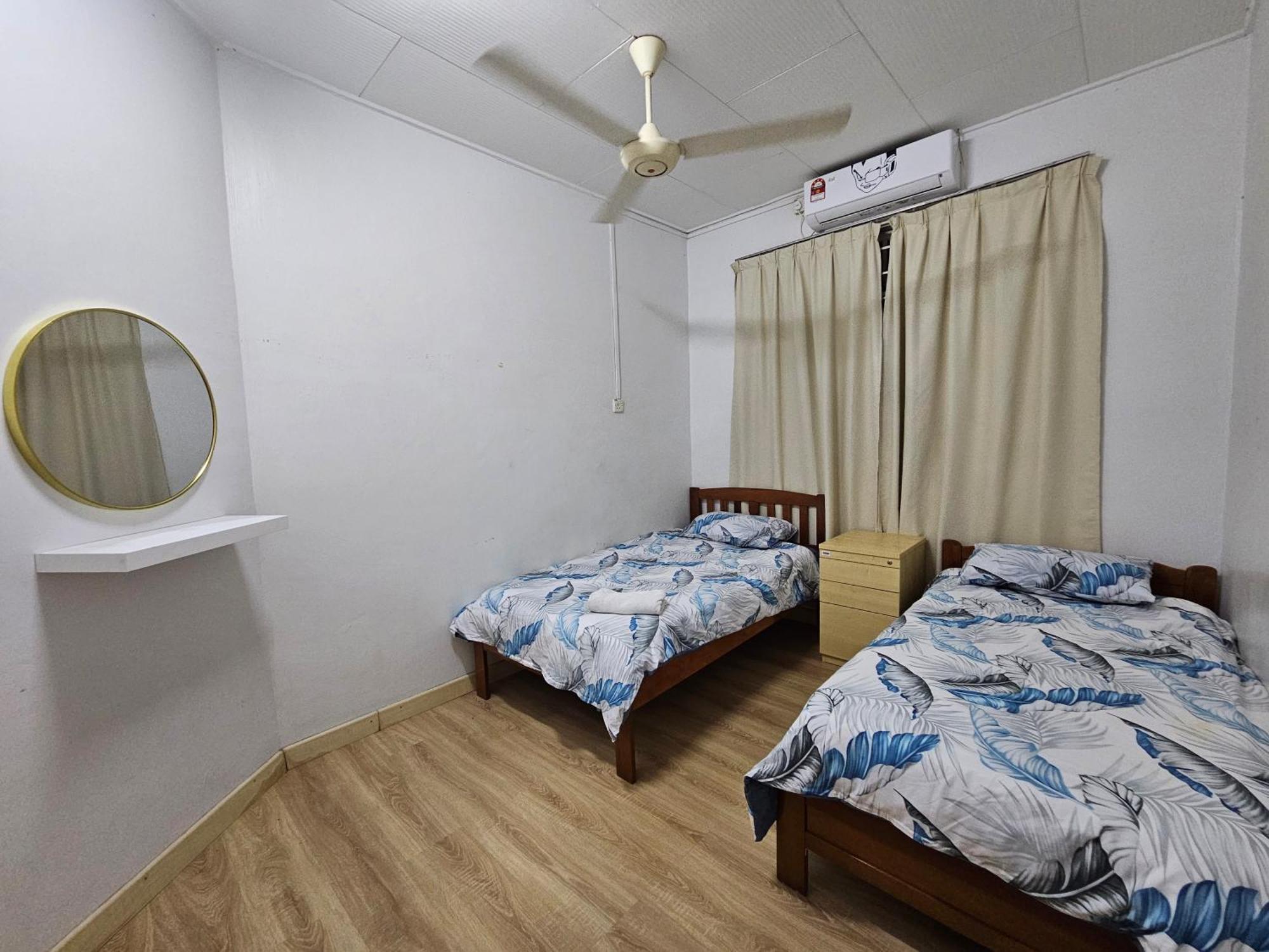 Ruhani Homestay 3 Kb - 4 Bedroom Fully Airconditioned With Wifi & Netflix Κότα Μπάρου Εξωτερικό φωτογραφία