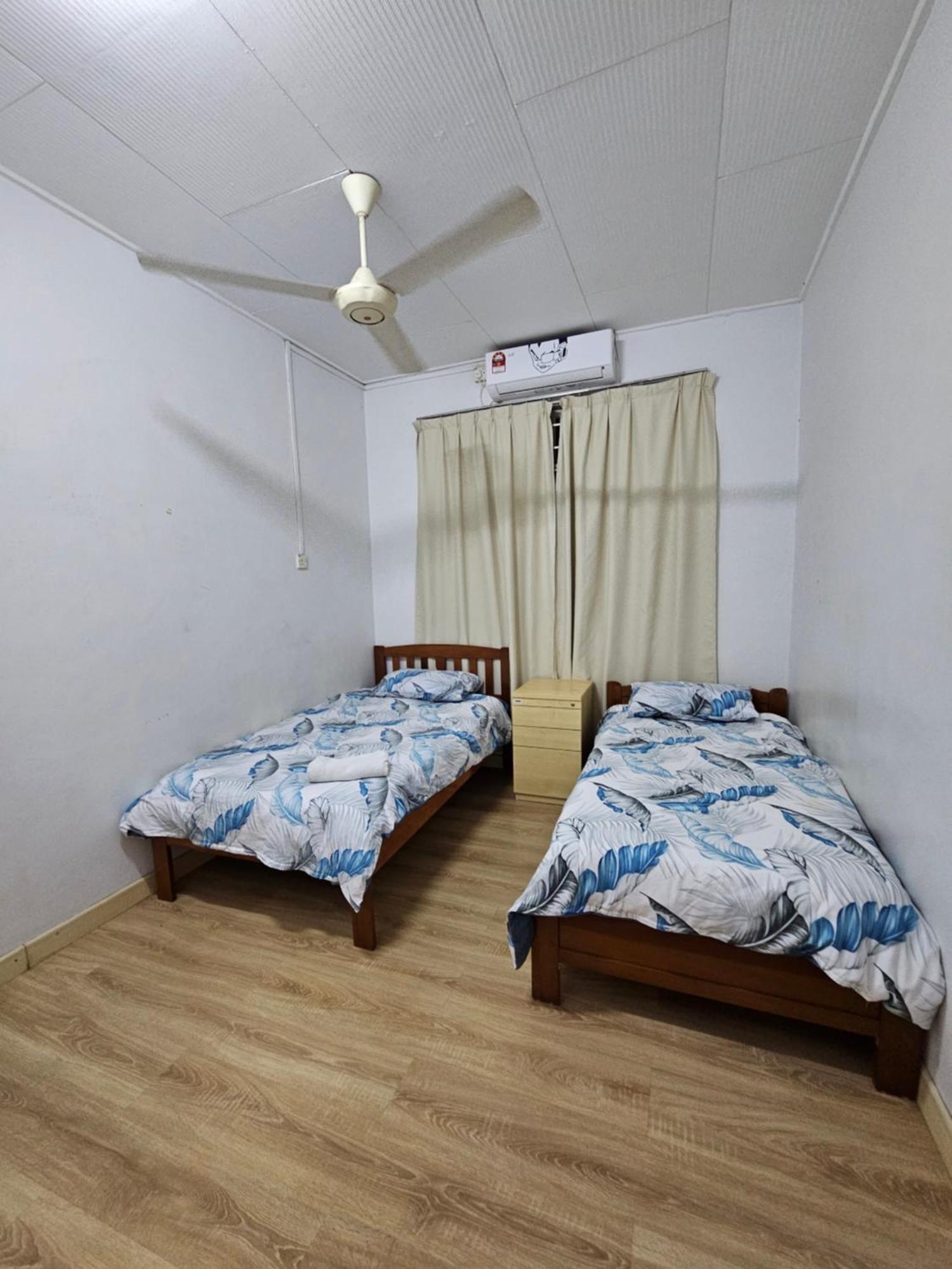 Ruhani Homestay 3 Kb - 4 Bedroom Fully Airconditioned With Wifi & Netflix Κότα Μπάρου Εξωτερικό φωτογραφία