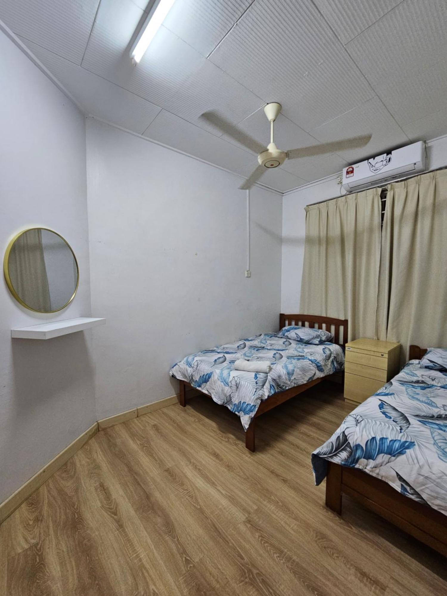 Ruhani Homestay 3 Kb - 4 Bedroom Fully Airconditioned With Wifi & Netflix Κότα Μπάρου Εξωτερικό φωτογραφία
