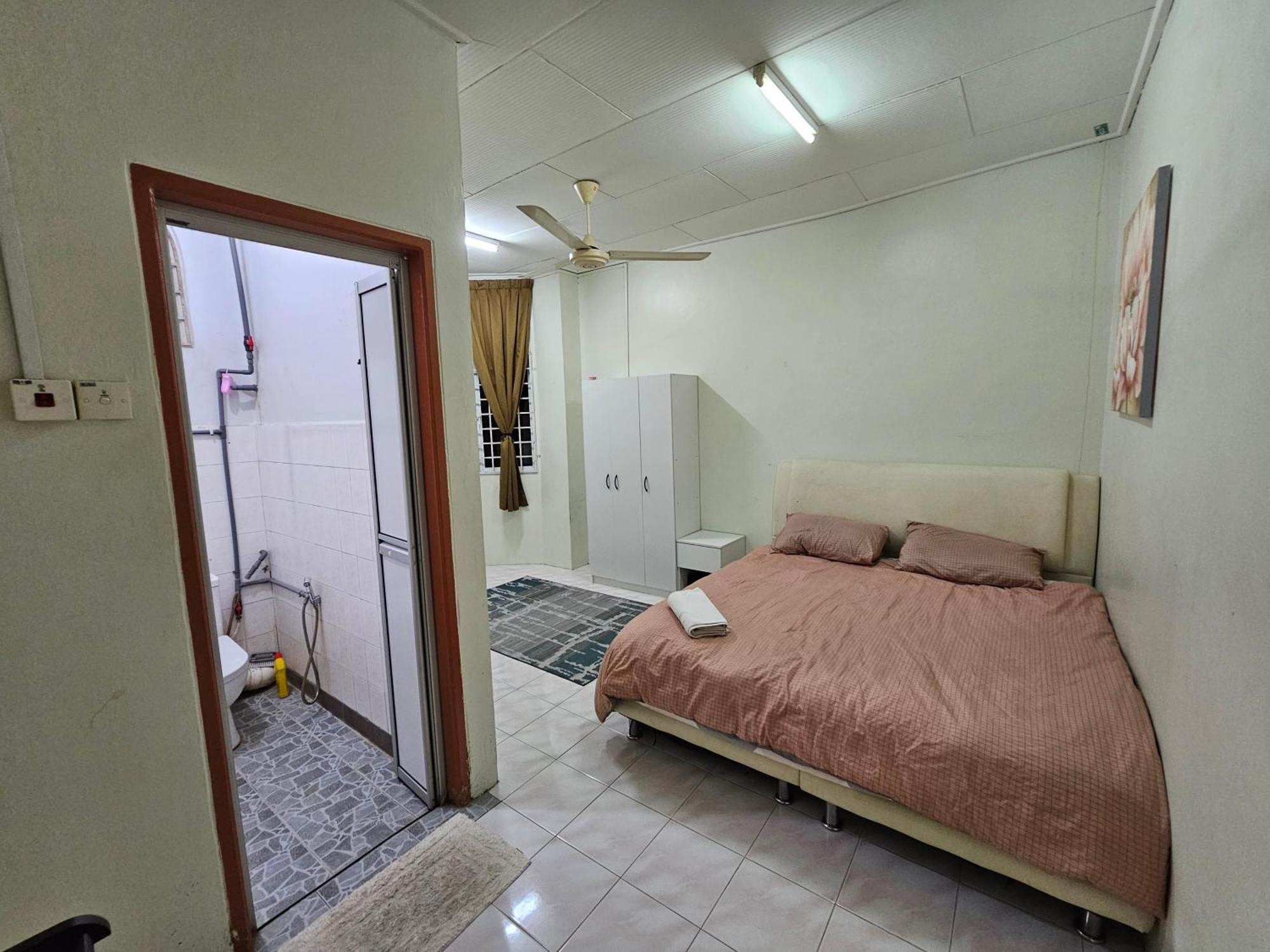 Ruhani Homestay 3 Kb - 4 Bedroom Fully Airconditioned With Wifi & Netflix Κότα Μπάρου Εξωτερικό φωτογραφία