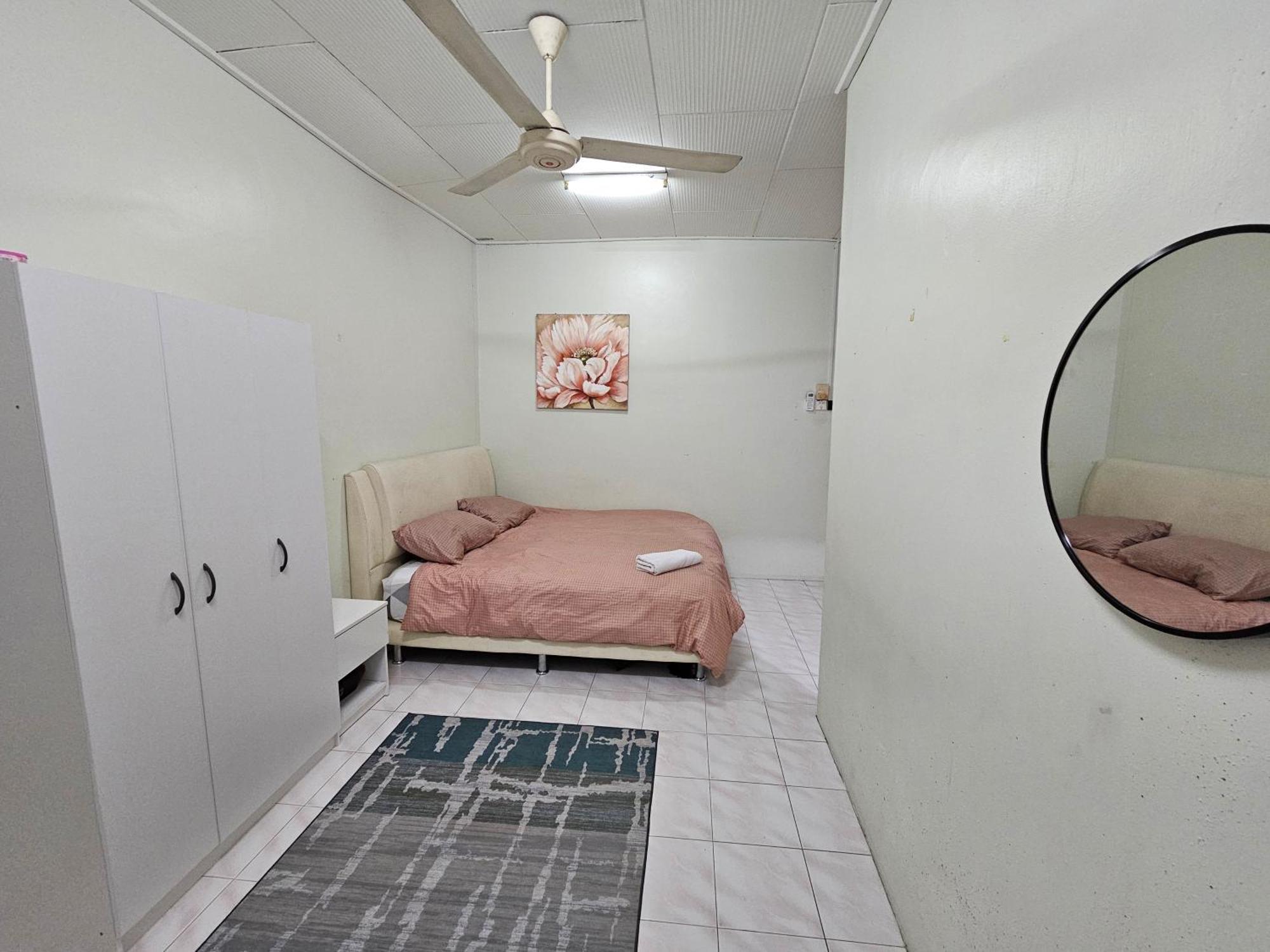 Ruhani Homestay 3 Kb - 4 Bedroom Fully Airconditioned With Wifi & Netflix Κότα Μπάρου Εξωτερικό φωτογραφία