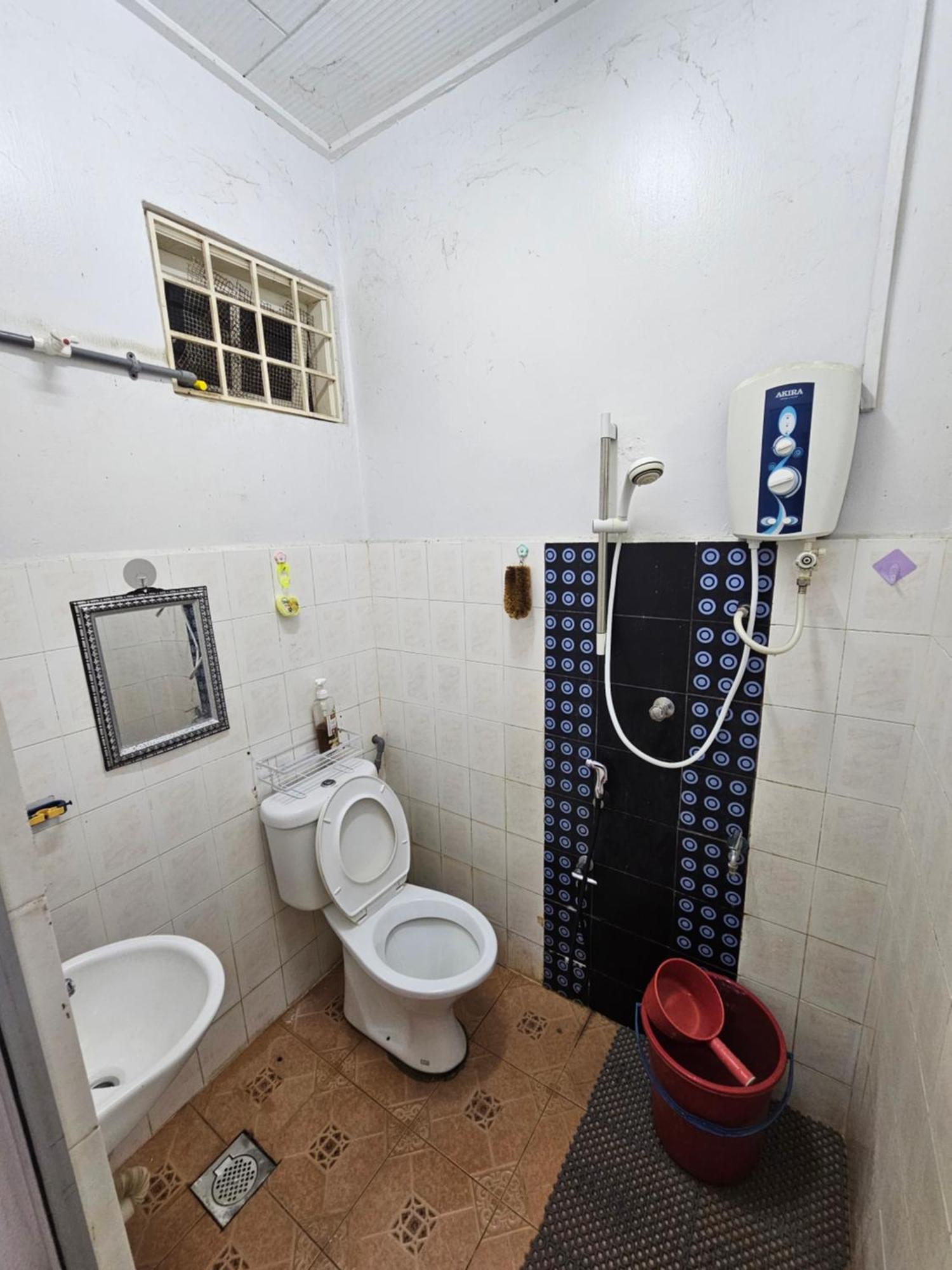 Ruhani Homestay 3 Kb - 4 Bedroom Fully Airconditioned With Wifi & Netflix Κότα Μπάρου Εξωτερικό φωτογραφία